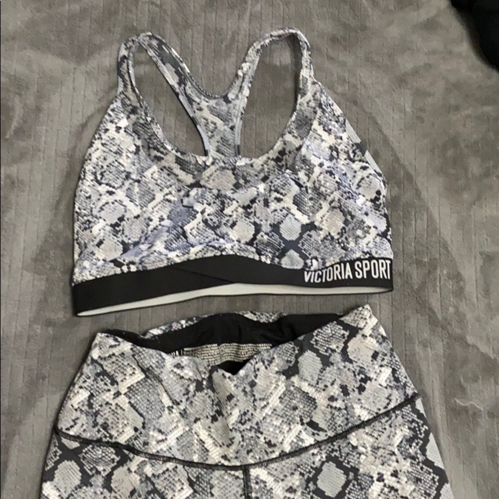 VICTORIA SECRET SPORT WORK OUT SET